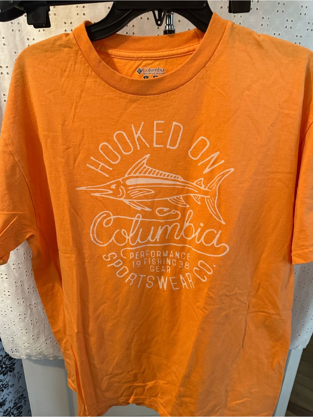 Columbia Men’s Bright Orange Graphic Short-Sleeve Tee